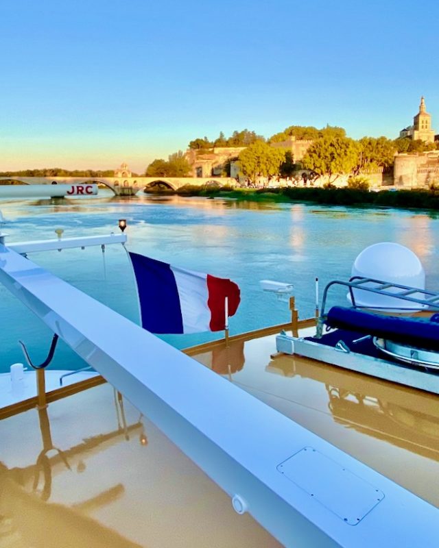 Avalon-rhone-River-Cruise-Avignon